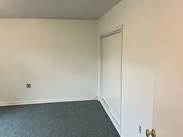 840 Rollins St — Photo 16