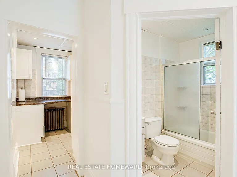 208 Ontario St #UPPER — Photo 9