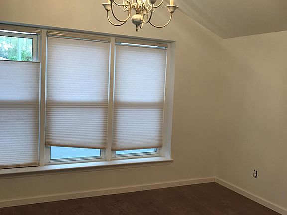 4th image of 216 Kelly Blvd #2FL