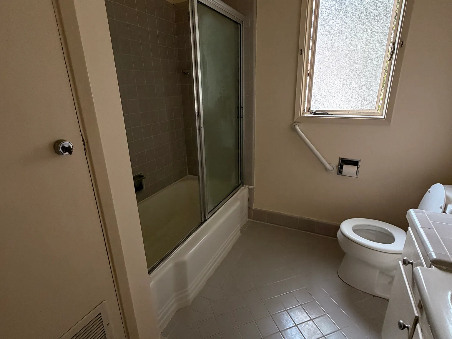 2 bed, 740 sqft, $3,099 — Photo 4