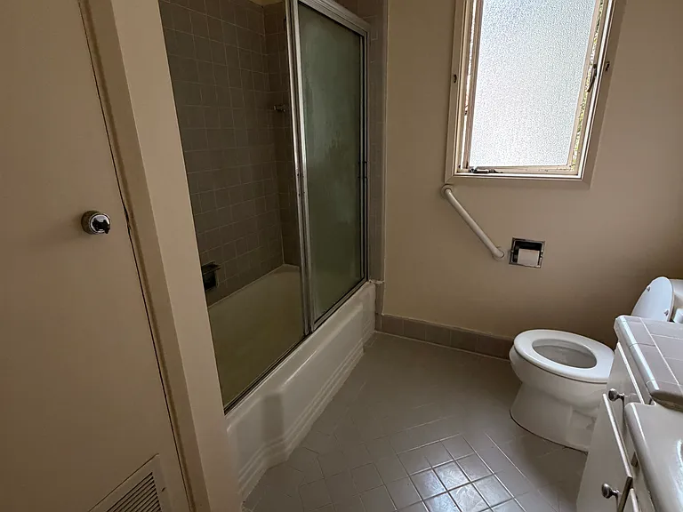 1715 Spruce St #10 — Photo 4