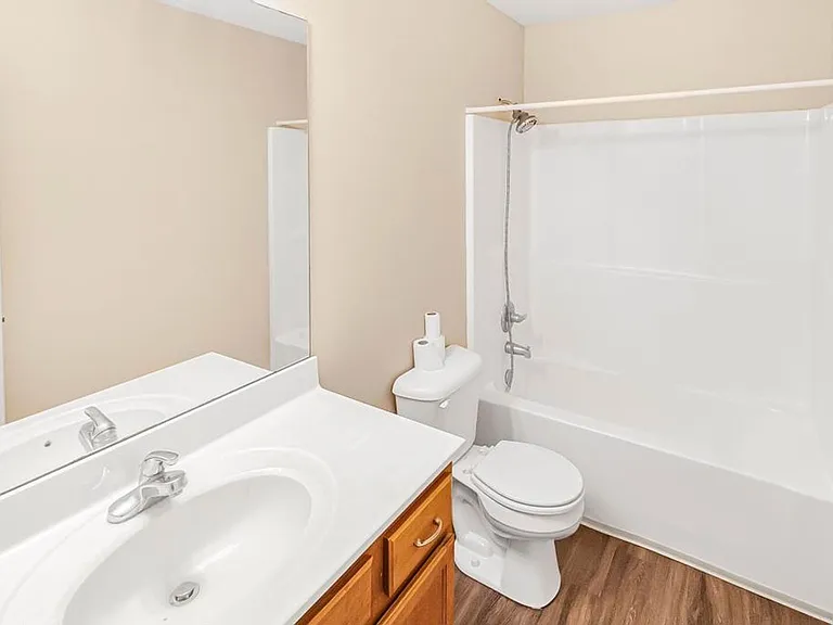 1011 Higgins St — Photo 15