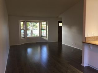 1049 SE Ash St, Dundee, OR 97115