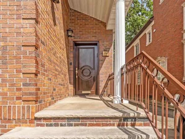 1239 East 23rd Street image 2 of 14