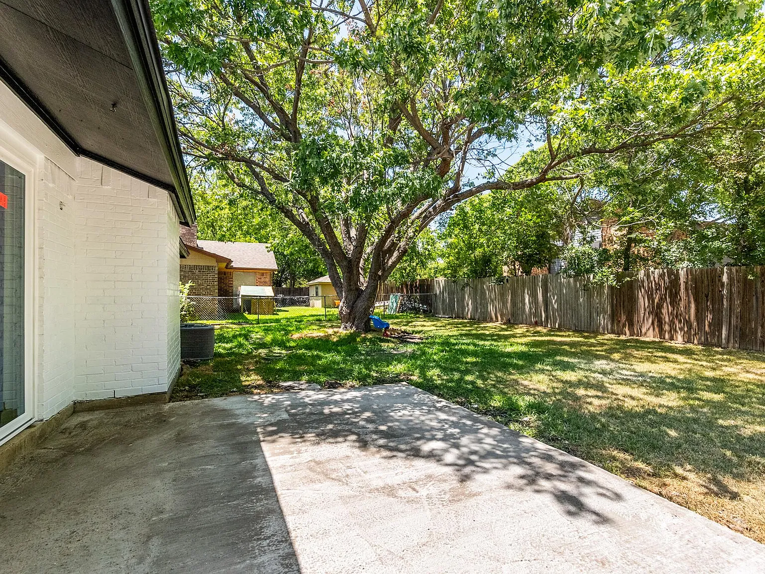 3 bed, 1313 sqft, $2,300 — Photo 3
