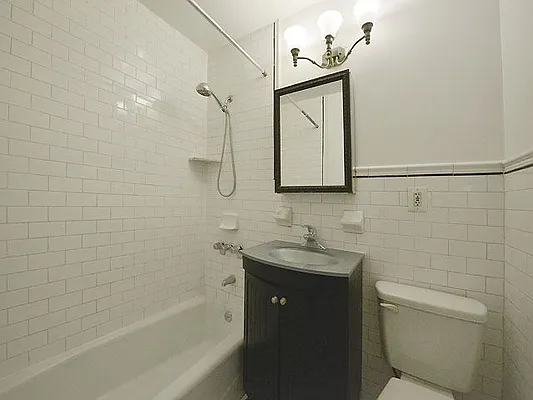 Rented by Cooper & Cooper Real Estate | media 17