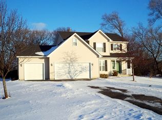 3880 Twin Oaks Dr, Wonder Lake, IL 60097