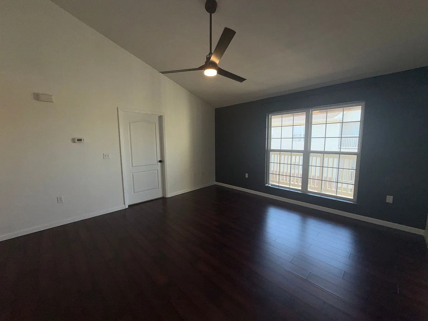 Spacious 2 Bedroom and 2 bath for Rent — Photo 3