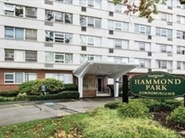 10 Hammond Pond Pkwy APT 307, Newton, MA 02467