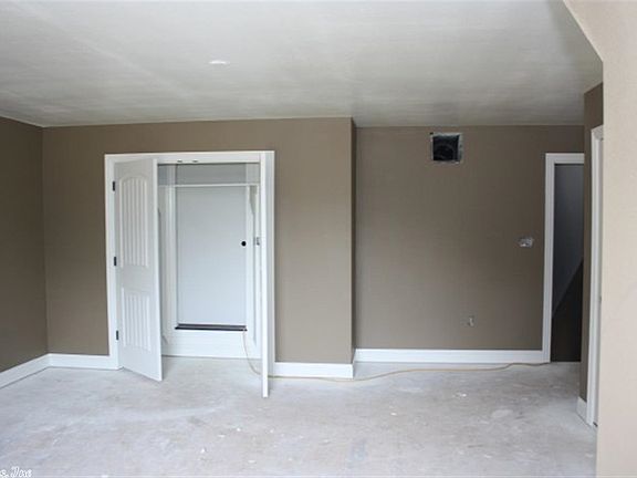 2nd image of 2301 Valley Dr