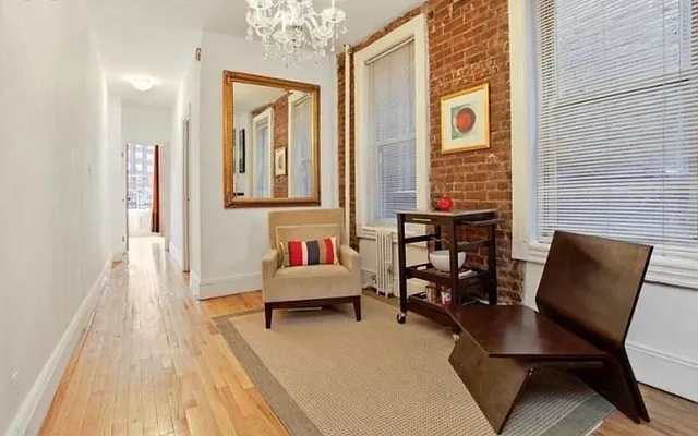 Rented by LJ Sloane Management | media 37