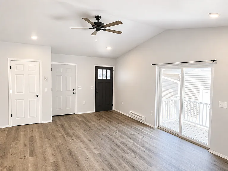 2833 Patch St — Photo 8