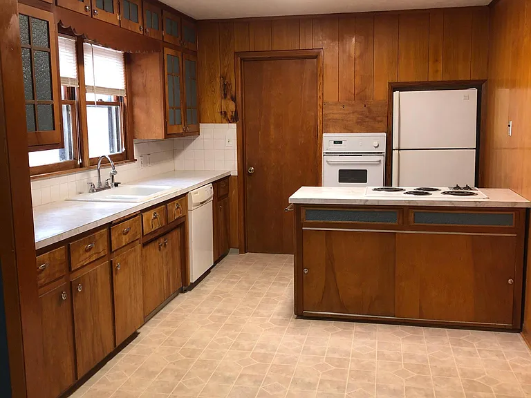 502 Isern St — Photo 2
