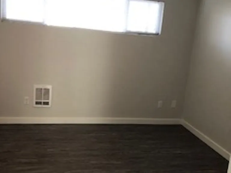 Parkside Apartments — Photo 10