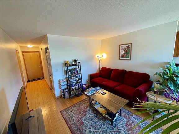 5th image of 1012 W Pine St Unit 324