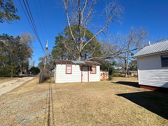 5th image of 803 W Sultana Dr