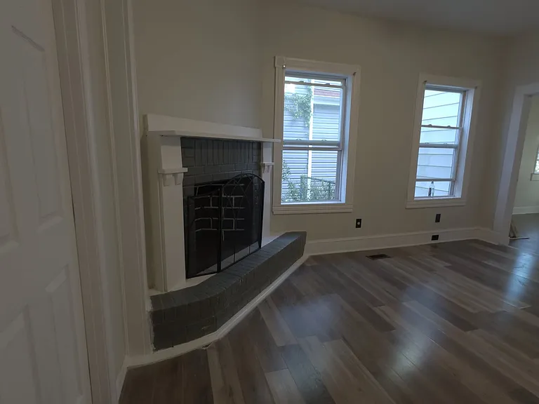 127 Poplar Ave #1 — Photo 2