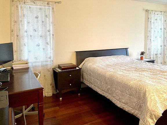 5th image of 98 Hackensack St