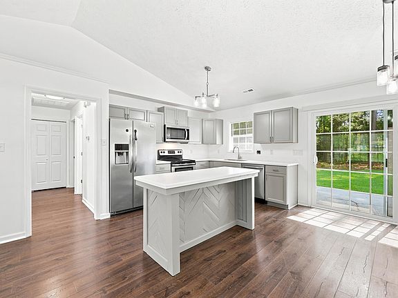 2nd image of 1057 Courtyard Dr.