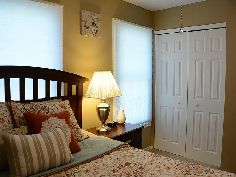 8811 Hawthorne Dr — Photo 16