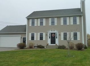 134 Soares Dr, Portsmouth, RI 02871