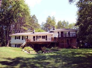 W370S1519 Utica Rd, Dousman, WI 53118