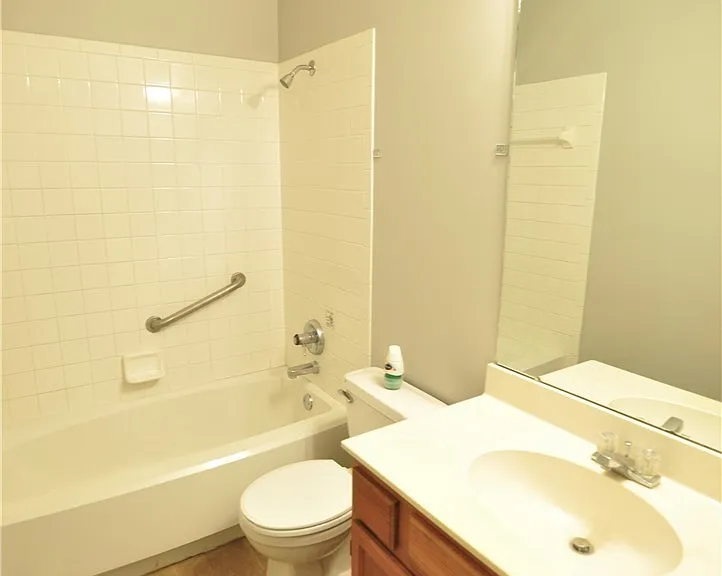 169 E 6th St #D — Photo 16