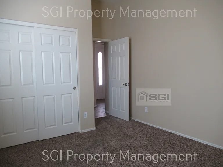 8860 W Frier Dr — Photo 7