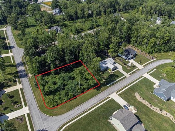 3rd image of 22 Foxwood Cir