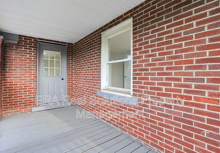 1120 Cole St — Photo 9