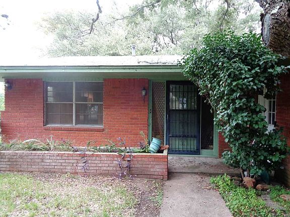 2nd image of 107 Island Lodges Ln