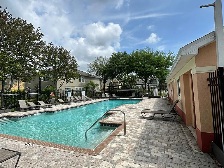 6768 Breezy Palm Dr — Photo 23
