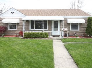 26284 Arlington St, Roseville, MI