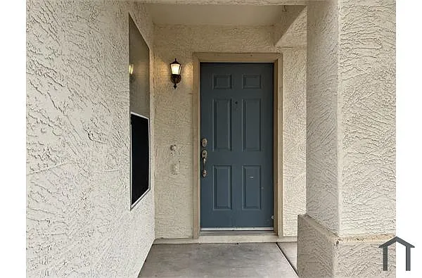 Building Photo - 2403 E Palm Beach Dr