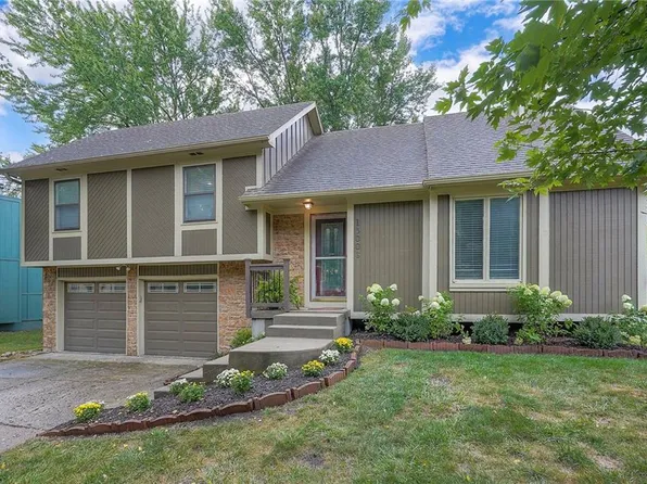 13008 S Chippewa Cir, Olathe, KS 66062