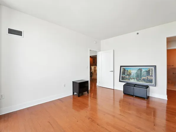 1025 Maxwell Lane image 15 of 33