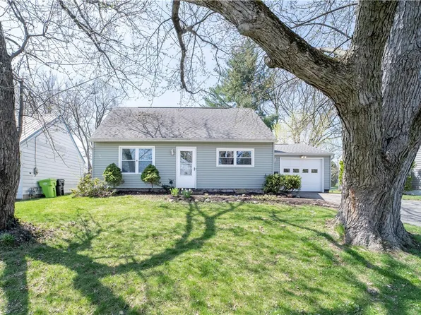 203 Pleasantview Dr, Liverpool, NY 13088