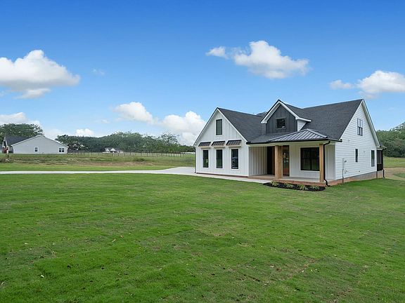 4th image of 723 Holliday Dam Rd