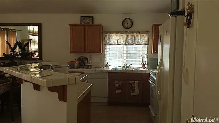 1153 Amberhill Ave — Photo 5
