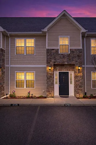 3721 Keri Ln NE Photo 1