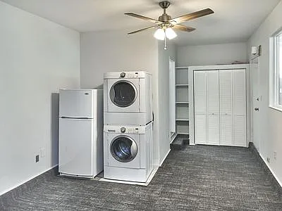 214 Sherland Ave — Photo 17