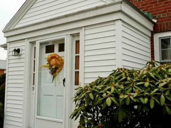 92 Emerson Gardens Rd #92, Lexington, MA 02420