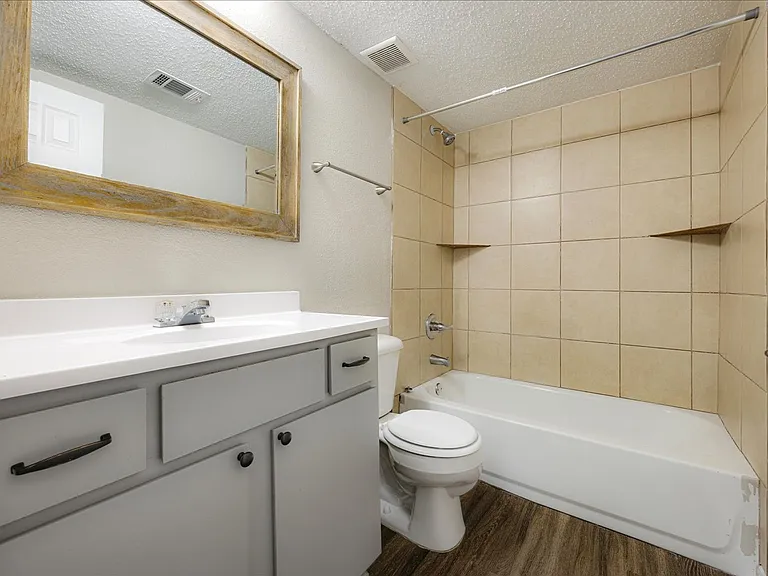 Getwell Pointe Apartments — Photo 13