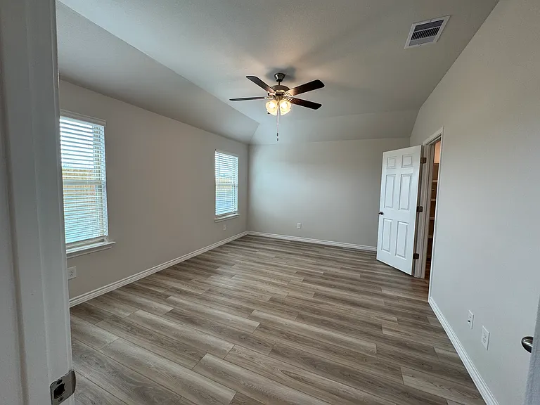 1645 Pleasant Dr — Photo 13