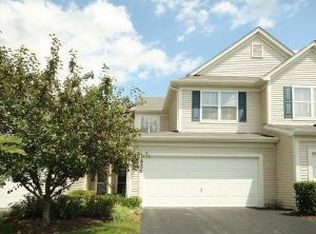 2930 Langston Cir, Saint Charles, IL 60175