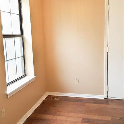 4th image of 1154 N Eagle Ln #28