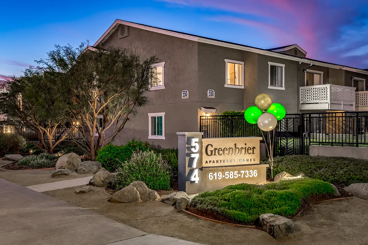 Building Photo - Greenbrier Apartments