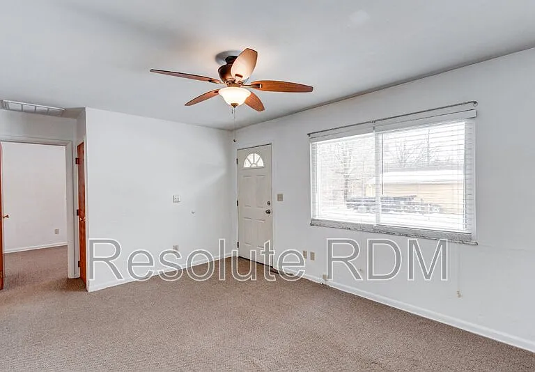140 Wilson St — Photo 5