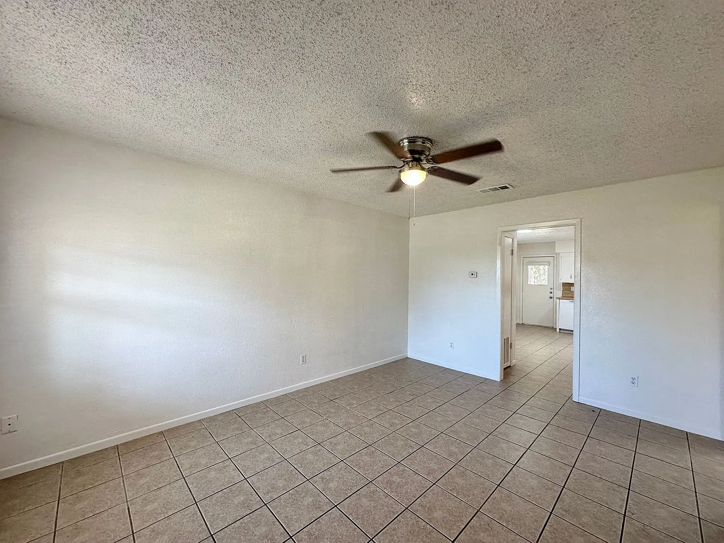 219 E. Beeline — Photo 3