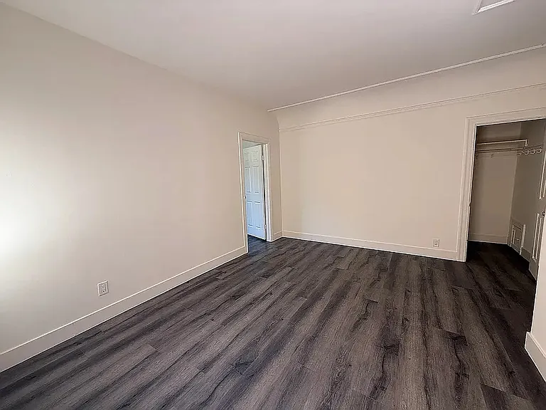 5527 Barton Ave — Photo 9